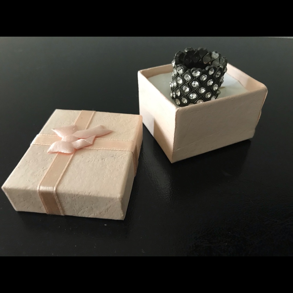 Diamond stretchable ring - Picture 2 of 2
